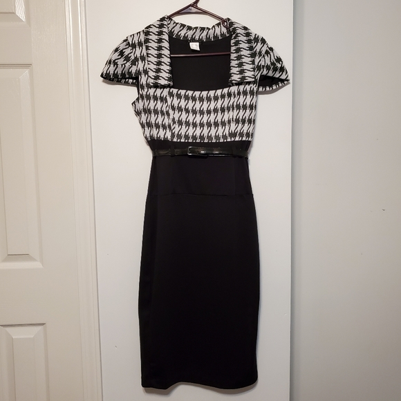 VENUS Dresses & Skirts - Venus Vintage Style Black Houndstooth Belted Dress